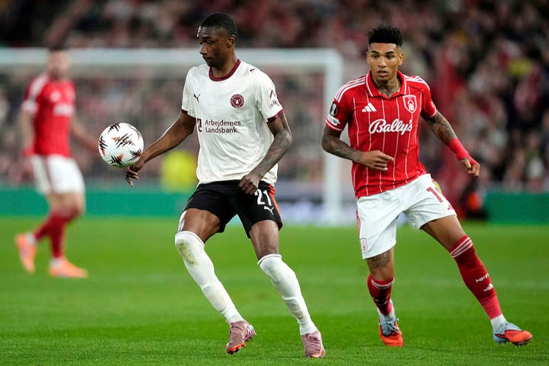 Nottingham gặp khó trước Midtjylland