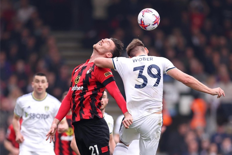 Bournemouth gặp khó khi tiếp đón Leeds